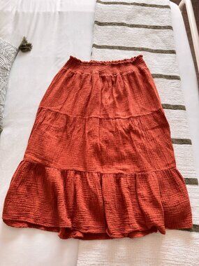 No Comment Juniors' Cotton Gauze Tiered Midi Skirt